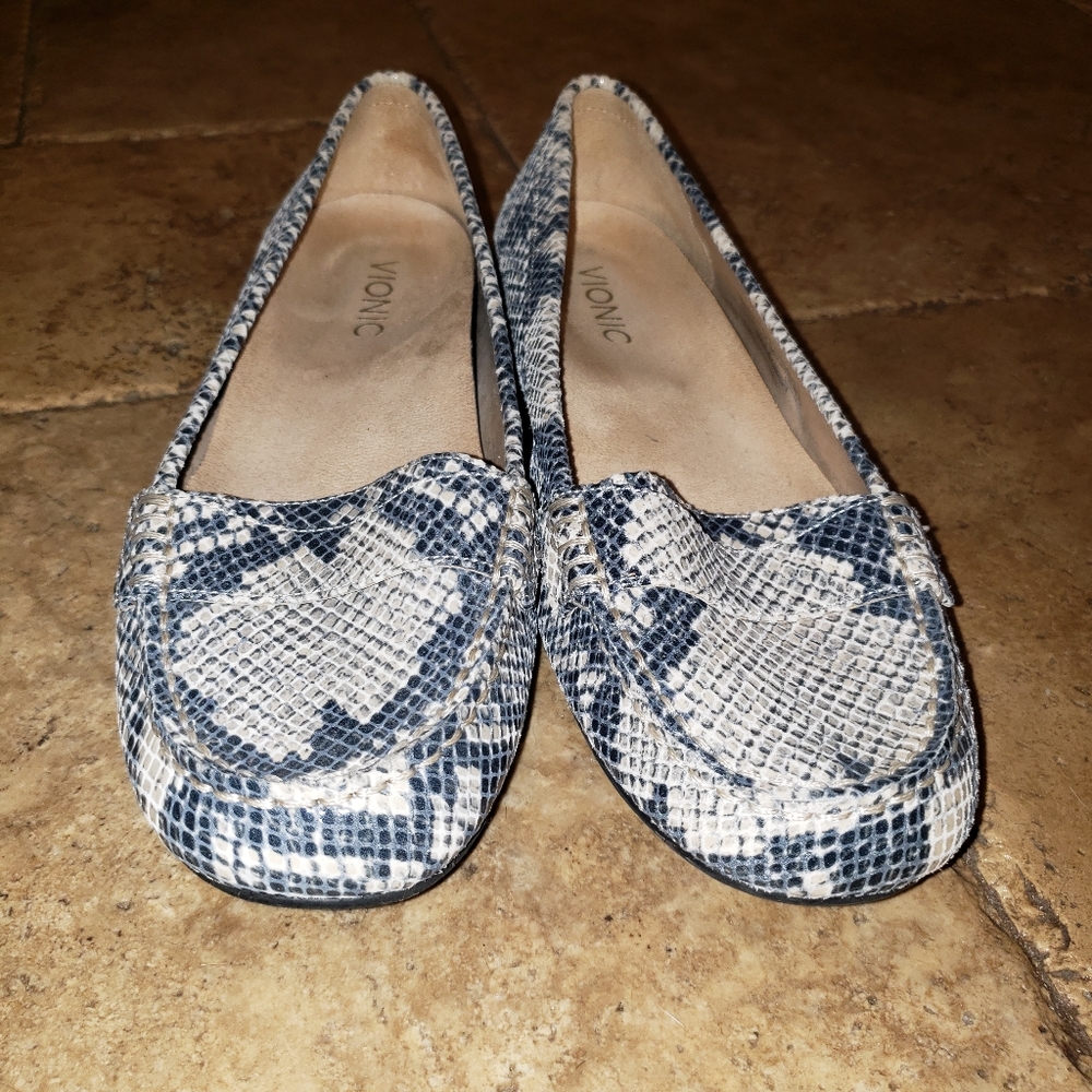 Vionic snake print shoes